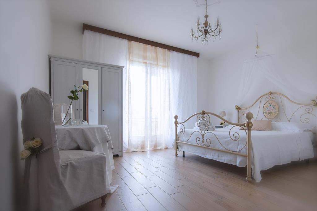 B&B Rosa Del Gardaラツィーゼ エクステリア 写真